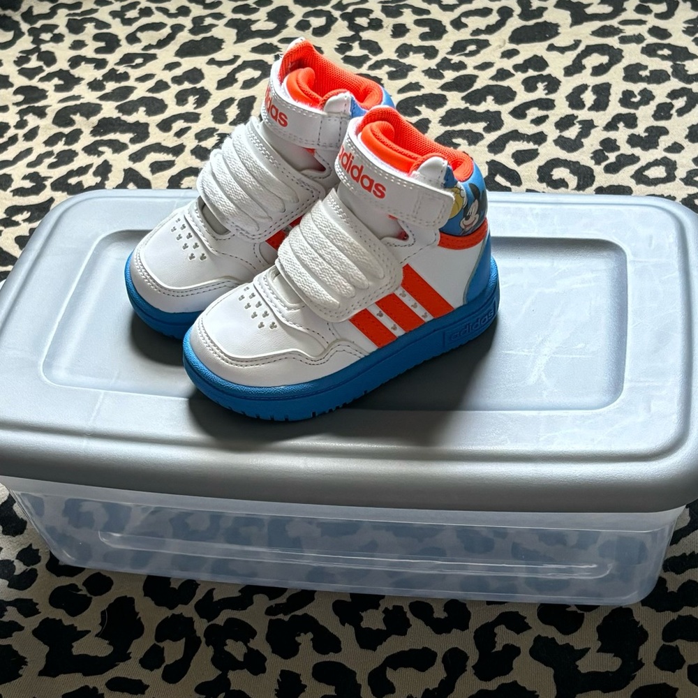NEW W/O BOX- TODDLER/BABY BOYS ADIDAS DISNEY X MID HOOP SNEAKERS-MICKEY BB